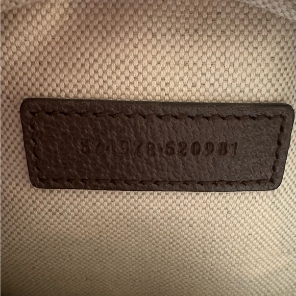 GUCCI shoulder or crossbody bag - Picture 7 of 9